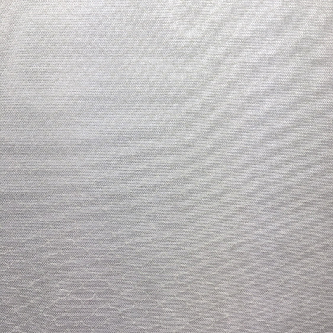 White on ivory honeycomb / chainmail design image 0