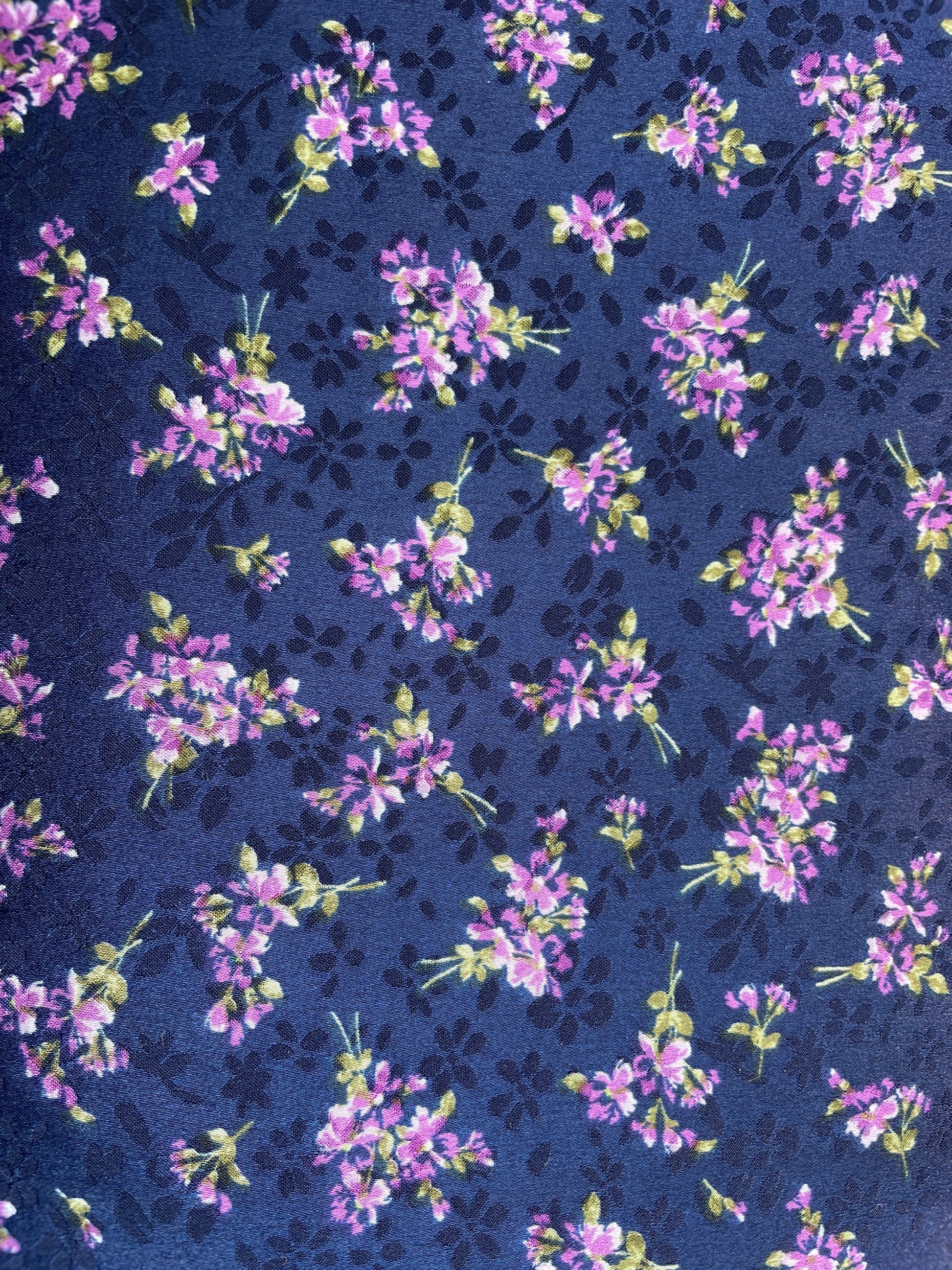 Jacquard floral print satin image 0