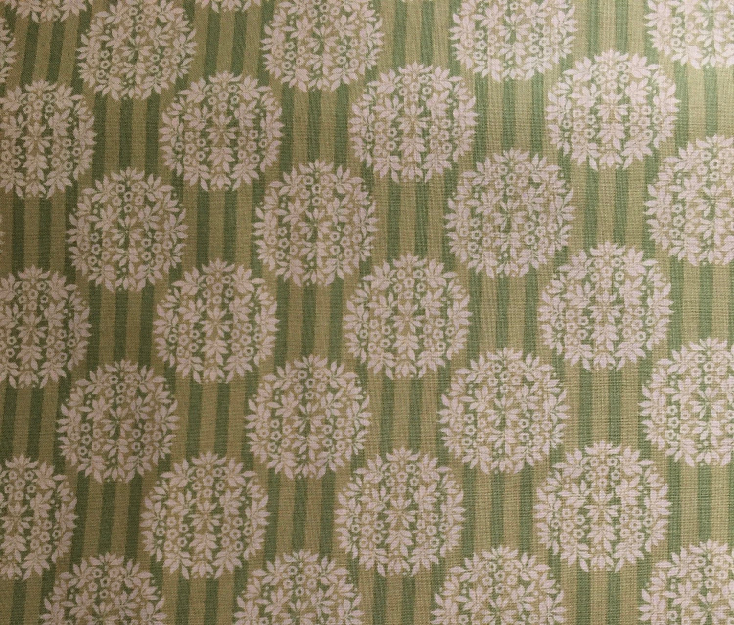 Tilda Flower ball Olive image 0