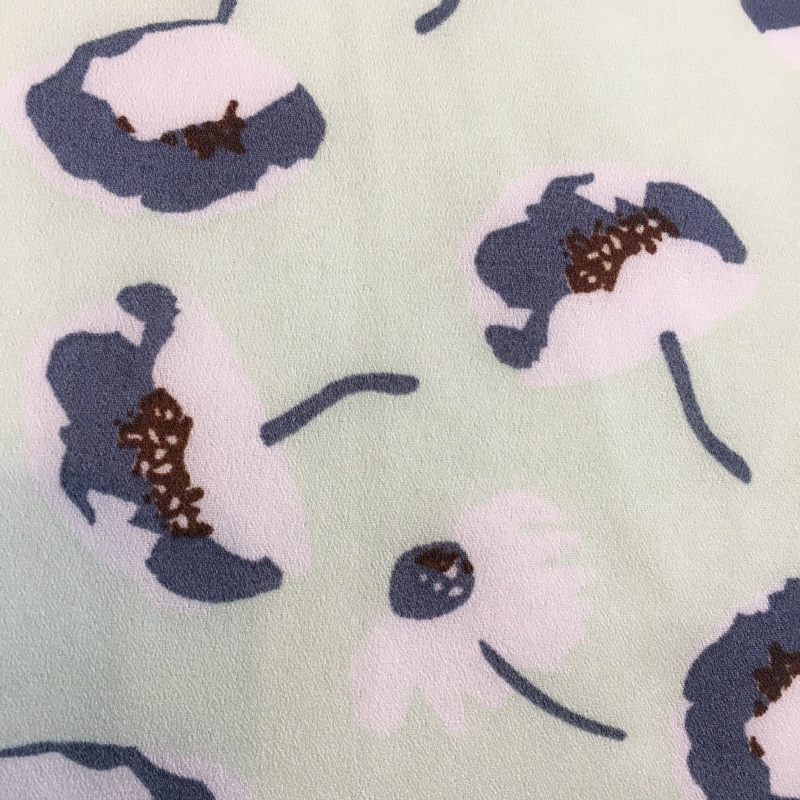 Light green polyester crepe georgette image 0