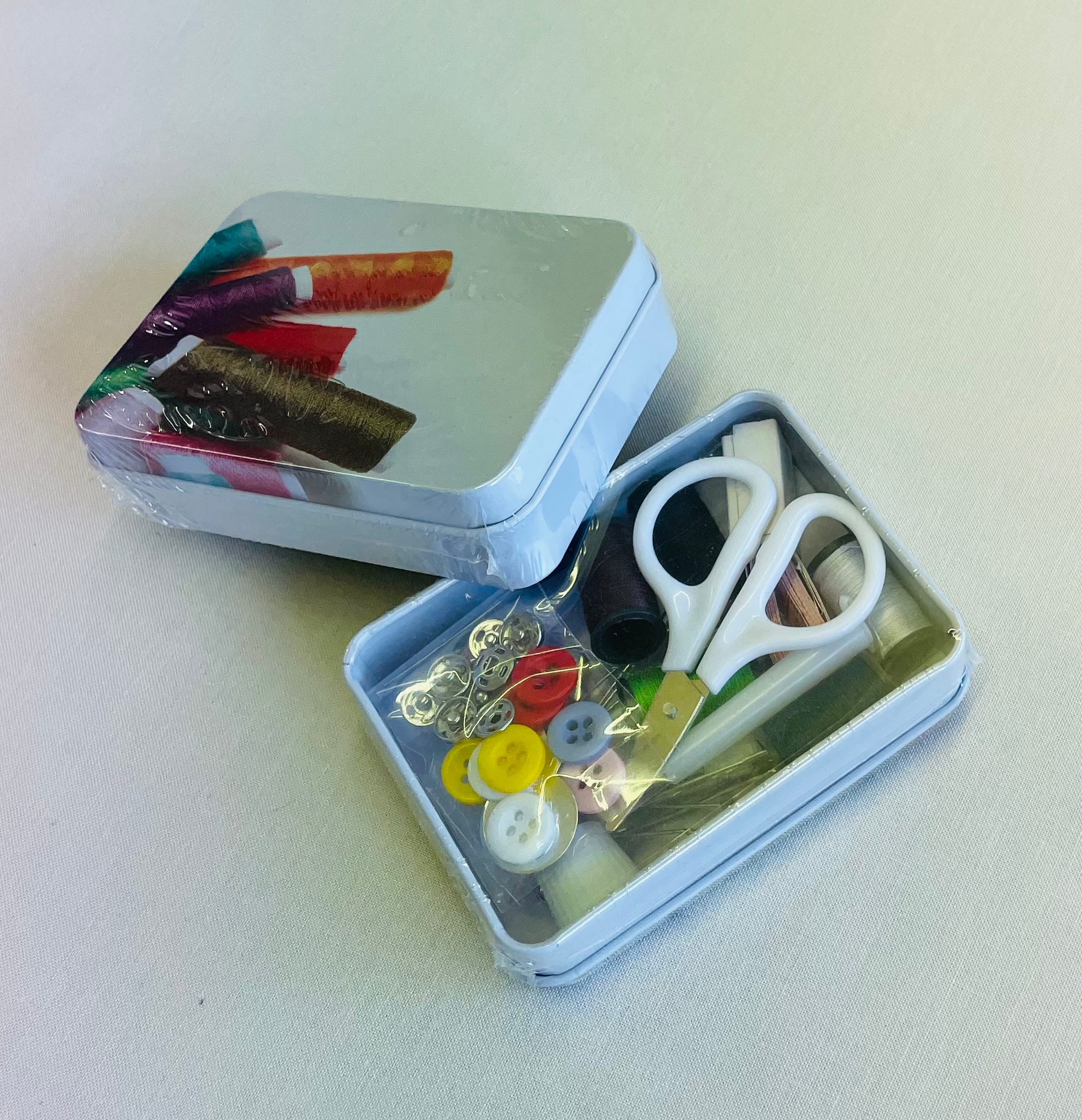 Travel sewing tin image 0