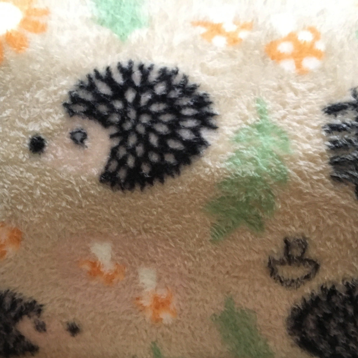 Reversible supersoft polar fleece, foxes/hedgehogs on beige image 1